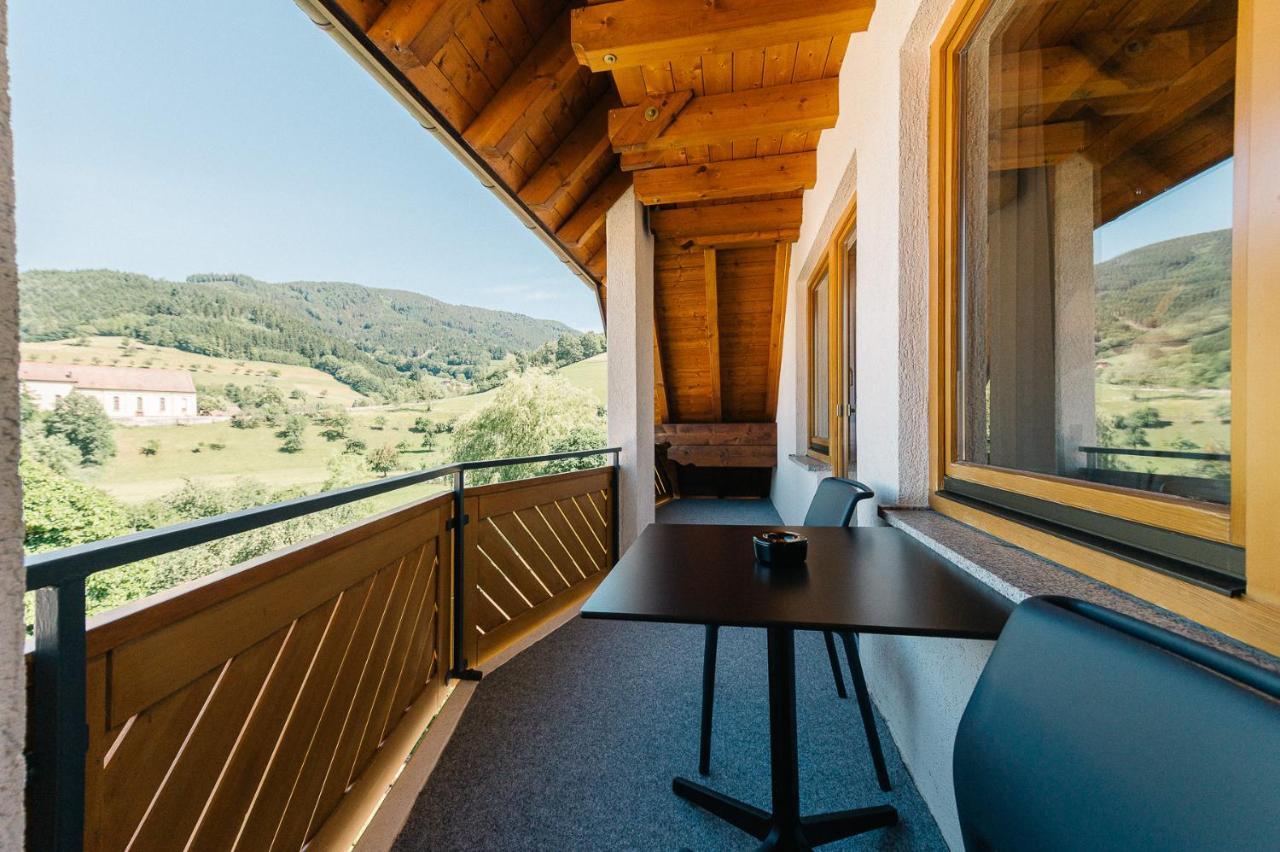Moderne 2 Zi.-Fewo Blackforest Art Naehe Freiburg Simonswald Esterno foto
